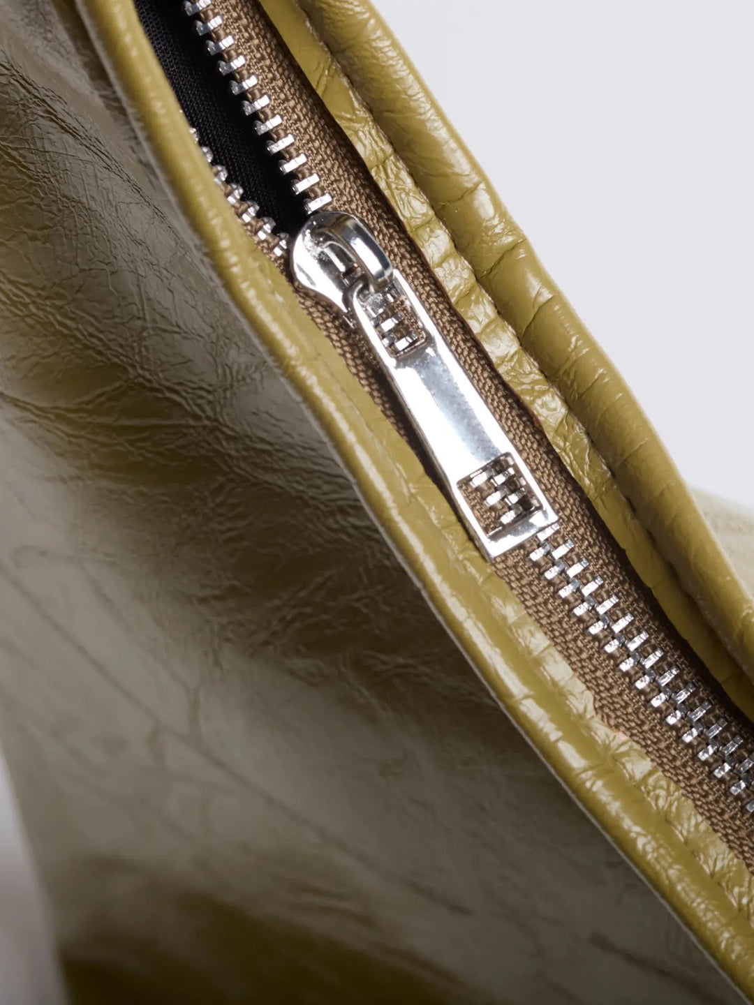 SF Luxe™ Distressed Leather Tote